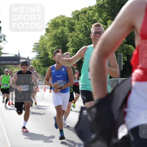 29.06.2025 - hella hamburg halbmarathon Jannik Wohlers http://msf.ph/oto/8200276 29.06.2025 09:47:43 Lombardsbrücke 1385, 1562, 1743, 2714, 2767, 3959, 4602, 4860, 5091, 5315, 6684, 6829, 6990, 8362, 8933, 9178, 9944, 10384, 10900, 11202, 11227, 11620, 11745, 11929, 12290, 12514, 12865, 13595, 13854, 14387, 14908, 14934, 15015, 15261, 15415, 15701, 16119, 16158, 17024, 17217, 18103, 18573, 18584, 18679, 18841 meine-sportfotos.de