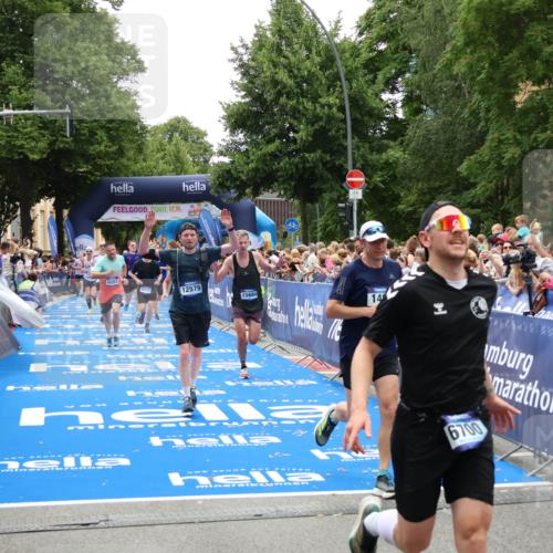 29.06.2025 - hella hamburg halbmarathon Zöllner http://msf.ph/oto/8200285 29.06.2025 10:47:13 Ziel 1460, 2623, 4093, 6373, 6700, 6716, 7480, 7908, 10208, 10211, 12579, 13007, 15684, 17718, 17915 meine-sportfotos.de