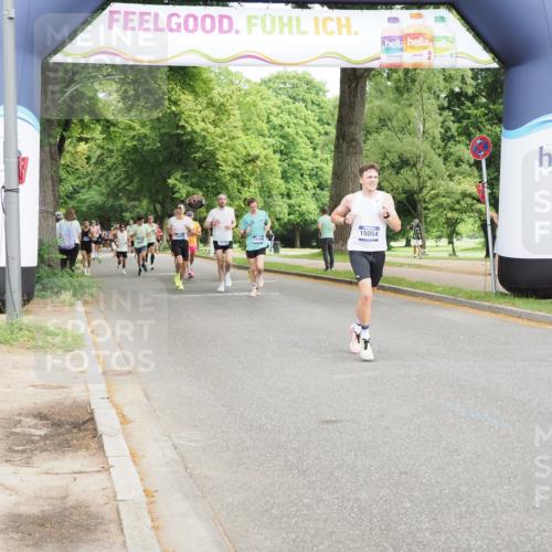 29.06.2025 - hella hamburg halbmarathon MichiJ http://msf.ph/oto/8200295 29.06.2025 10:21:27 Zwischen KM18-KM19 1894, 4812, 5660, 15054, 16065 meine-sportfotos.de