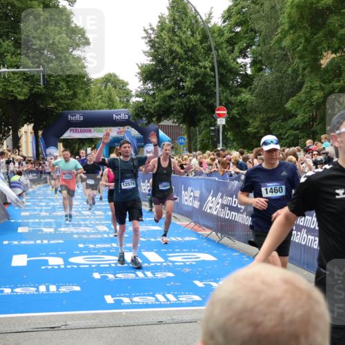 29.06.2025 - hella hamburg halbmarathon Zöllner http://msf.ph/oto/8200299 29.06.2025 10:47:13 Ziel 1460, 2623, 4093, 6373, 6700, 6716, 7480, 7908, 10208, 10211, 12579, 13007, 15684, 17718, 17915 meine-sportfotos.de
