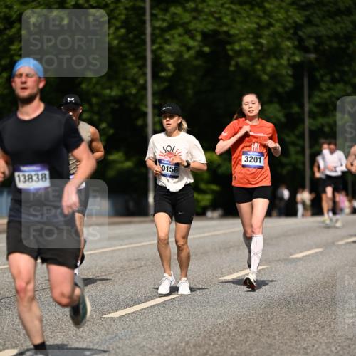 29.06.2025 - hella hamburg halbmarathon Dr. Thomas Lammeyer http://msf.ph/oto/8200304 29.06.2025 09:48:10 Kennedybrücke 2021, 3201, 5269, 5367, 6619, 8473, 8731, 10156, 10486, 10848, 11169 meine-sportfotos.de
