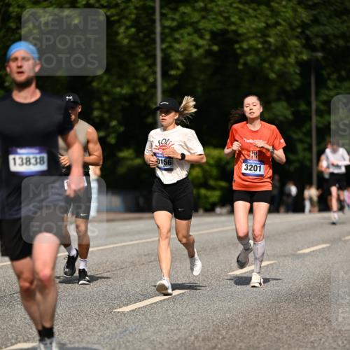 29.06.2025 - hella hamburg halbmarathon Dr. Thomas Lammeyer http://msf.ph/oto/8200344 29.06.2025 09:48:10 Kennedybrücke 2021, 3201, 5269, 5367, 6619, 8473, 8731, 10156, 10486, 10848, 11169 meine-sportfotos.de