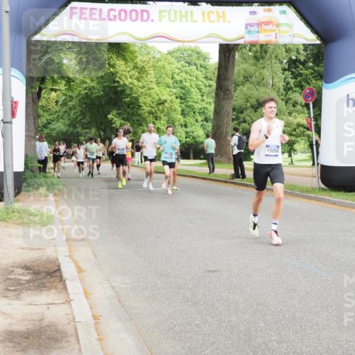 29.06.2025 - hella hamburg halbmarathon MichiJ http://msf.ph/oto/8200379 29.06.2025 10:21:27 Zwischen KM18-KM19 1894, 4812, 5660, 15054, 16065 meine-sportfotos.de