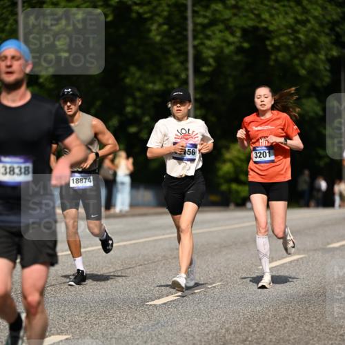 29.06.2025 - hella hamburg halbmarathon Dr. Thomas Lammeyer http://msf.ph/oto/8200403 29.06.2025 09:48:11 Kennedybrücke 1758, 2021, 3201, 5269, 5367, 6619, 8473, 8731, 10156, 10486, 10848, 11169 meine-sportfotos.de