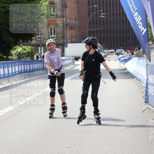 29.06.2025 - hella hamburg halbmarathon Strokosch-Dieckow http://msf.ph/oto/8200416 29.06.2025 09:49:20 Ziel 20063, 20082, 20085 meine-sportfotos.de