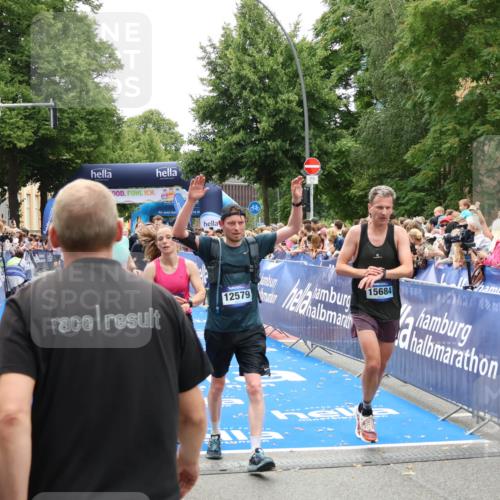 29.06.2025 - hella hamburg halbmarathon Zöllner http://msf.ph/oto/8200419 29.06.2025 10:47:15 Ziel 2623, 4093, 6134, 6373, 6716, 7480, 7908, 10208, 10211, 12579, 13007, 13672, 15684, 17718, 17915, 18856 meine-sportfotos.de