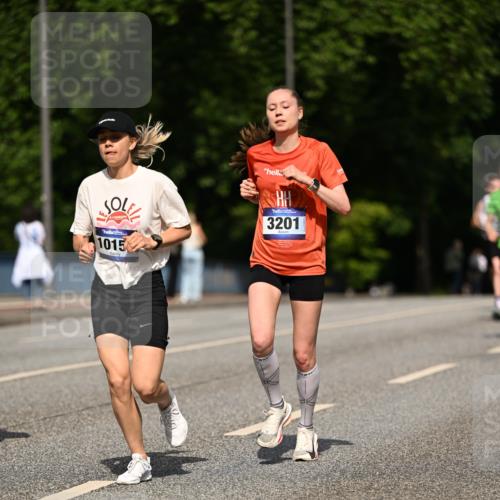29.06.2025 - hella hamburg halbmarathon Dr. Thomas Lammeyer http://msf.ph/oto/8200492 29.06.2025 09:48:12 Kennedybrücke 1758, 2021, 3201, 5269, 5367, 6619, 8473, 8731, 10156, 10486, 10848, 11169 meine-sportfotos.de