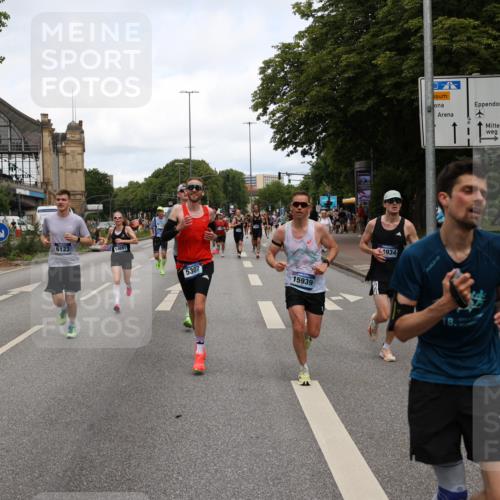 29.06.2025 - hella hamburg halbmarathon Yannick Fuchs http://msf.ph/oto/8200510 29.06.2025 10:31:57 20KM 1290, 2196, 2767, 4860, 4865, 5003, 5042, 5307, 5923, 6047, 6123, 6458, 7310, 8362, 9178, 9914, 10190, 10451, 10738, 12739, 13141, 13372, 13854, 14387, 14459, 14691, 14934, 15178, 15261, 15410, 15939, 16523, 16992, 17125, 17137, 17658, 18159, 18216, 18357, 18384, 18986 meine-sportfotos.de