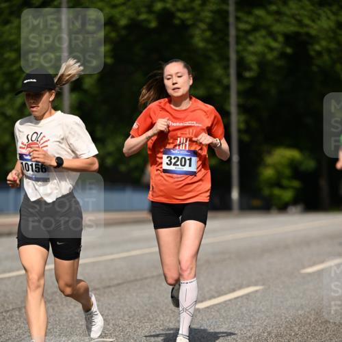 29.06.2025 - hella hamburg halbmarathon Dr. Thomas Lammeyer http://msf.ph/oto/8200520 29.06.2025 09:48:12 Kennedybrücke 1758, 2021, 3201, 5269, 5367, 6619, 8473, 8731, 10156, 10486, 10848, 11169 meine-sportfotos.de