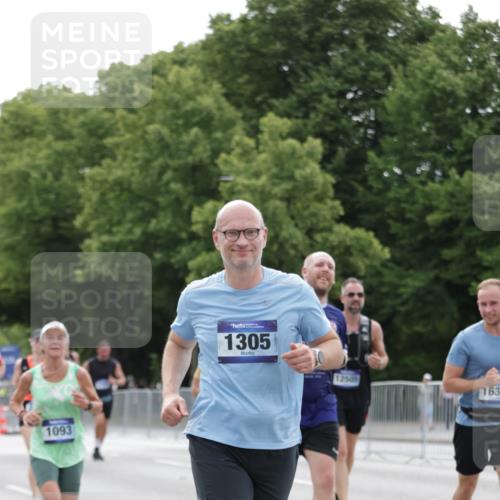 29.06.2025 - hella hamburg halbmarathon Jannik Wohlers http://msf.ph/oto/8200521 29.06.2025 10:25:19 Lombardsbrücke 1093, 1305, 1479, 1481, 3343, 3765, 4378, 4797, 5028, 6663, 8881, 9811, 10104, 10845, 11596, 11699, 12074, 12505, 13653, 14223, 14936, 15283, 16289, 16354, 16381, 16927 meine-sportfotos.de