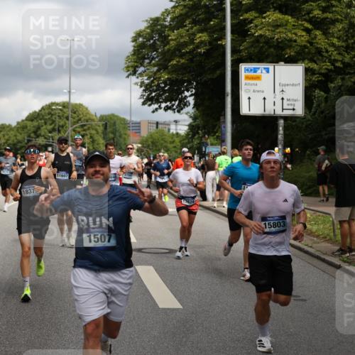 29.06.2025 - hella hamburg halbmarathon Yannick Fuchs http://msf.ph/oto/8200550 29.06.2025 10:44:42 20KM 1119, 1399, 1461, 1466, 1507, 1630, 1750, 1817, 2207, 3654, 4127, 4346, 5115, 6027, 6662, 6712, 6795, 7052, 7176, 7397, 7583, 7930, 7932, 8117, 8572, 8657, 8704, 8819, 9057, 10371, 11356, 11455, 11607, 12624, 13008, 13609, 13687, 13701, 13875, 14034, 14257, 14626, 15362, 15395, 15803, 15950, 16716, 16806, 17179, 17221, 17247, 17384, 18006, 18066, 18370, 18394, 18489, 18657, 18658, 18811 meine-sportfotos.de