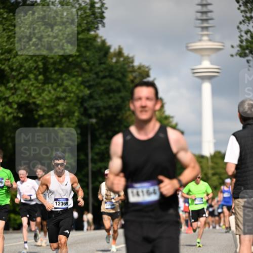 29.06.2025 - hella hamburg halbmarathon Dr. Thomas Lammeyer http://msf.ph/oto/8200579 29.06.2025 09:48:14 Kennedybrücke 1758, 2021, 2746, 3201, 5269, 5367, 6619, 6781, 8473, 8731, 10156, 10486, 10848, 11169 meine-sportfotos.de
