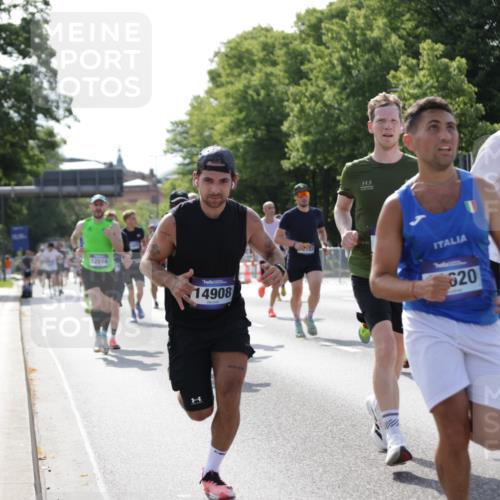 29.06.2025 - hella hamburg halbmarathon Jannik Wohlers http://msf.ph/oto/8200615 29.06.2025 09:47:44 Lombardsbrücke 1385, 1562, 1743, 2714, 2767, 3959, 4602, 4860, 5091, 5315, 6684, 6829, 6990, 8362, 8933, 9178, 10384, 10900, 11202, 11227, 11620, 11745, 11929, 12290, 12514, 12865, 13595, 13854, 14387, 14875, 14908, 14934, 15015, 15261, 15415, 15701, 16119, 16158, 17024, 17217, 18103, 18573, 18584, 18679, 18841 meine-sportfotos.de