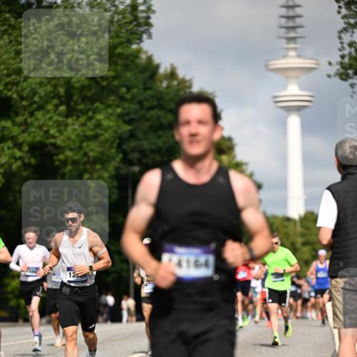 29.06.2025 - hella hamburg halbmarathon Dr. Thomas Lammeyer http://msf.ph/oto/8200643 29.06.2025 09:48:14 Kennedybrücke 1758, 2021, 2746, 3201, 5269, 5367, 6619, 6781, 8473, 8731, 10156, 10486, 10848, 11169 meine-sportfotos.de