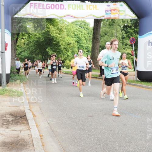 29.06.2025 - hella hamburg halbmarathon MichiJ http://msf.ph/oto/8200655 29.06.2025 10:21:30 Zwischen KM18-KM19 1894, 5070, 5660, 8883, 11199, 15054, 16505 meine-sportfotos.de