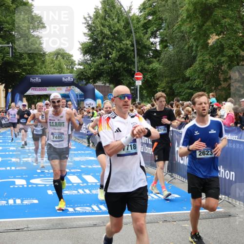 29.06.2025 - hella hamburg halbmarathon Zöllner http://msf.ph/oto/8200762 29.06.2025 10:47:20 Ziel 2623, 2864, 5024, 6134, 6168, 6203, 6716, 7480, 10208, 10211, 11518, 13672, 13782, 14722, 15611, 16286, 17718, 17915, 18856 meine-sportfotos.de