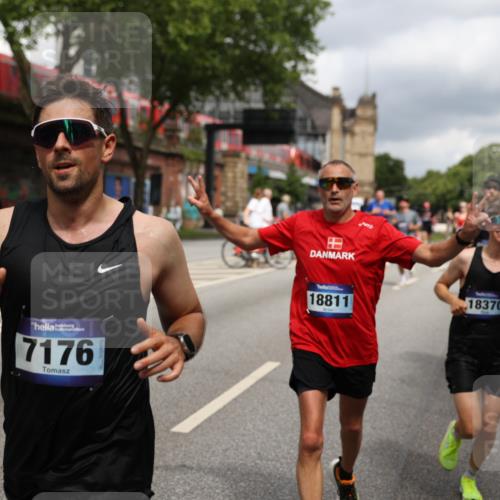 29.06.2025 - hella hamburg halbmarathon Yannick Fuchs http://msf.ph/oto/8200904 29.06.2025 10:44:43 20KM 1119, 1399, 1461, 1466, 1507, 1630, 1750, 1817, 2207, 3654, 4077, 4127, 4346, 5115, 6027, 6662, 6712, 6795, 7052, 7176, 7397, 7583, 7930, 7932, 8117, 8572, 8704, 8819, 9057, 10371, 11356, 11455, 11607, 12624, 13008, 13609, 13687, 13701, 13875, 14034, 14257, 14626, 15362, 15395, 15803, 15950, 16716, 16806, 17179, 17221, 17247, 17384, 18006, 18066, 18370, 18394, 18489, 18657, 18658, 18811 meine-sportfotos.de