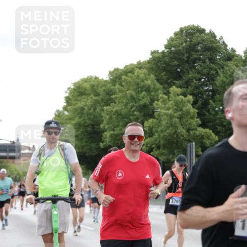 29.06.2025 - hella hamburg halbmarathon Jannik Wohlers http://msf.ph/oto/8200968 29.06.2025 10:25:22 Lombardsbrücke 1305, 1479, 1481, 3343, 3765, 4378, 4797, 5028, 5497, 6663, 8881, 9811, 10104, 10219, 11596, 11699, 11828, 12074, 12505, 12838, 13653, 14223, 14936, 16289, 16354, 16381, 16927, 17369 meine-sportfotos.de