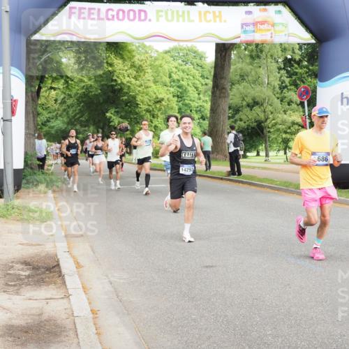 29.06.2025 - hella hamburg halbmarathon MichiJ http://msf.ph/oto/8200987 29.06.2025 10:21:33 Zwischen KM18-KM19 1686, 5070, 7965, 8883, 10484, 11169, 11199, 14293, 15054, 16505 meine-sportfotos.de