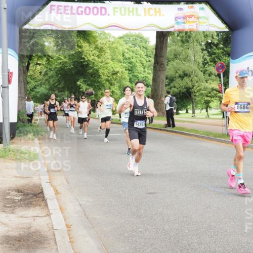 29.06.2025 - hella hamburg halbmarathon MichiJ http://msf.ph/oto/8200998 29.06.2025 10:21:33 Zwischen KM18-KM19 1686, 5070, 7965, 8883, 10484, 11169, 11199, 14293, 15054, 16505 meine-sportfotos.de