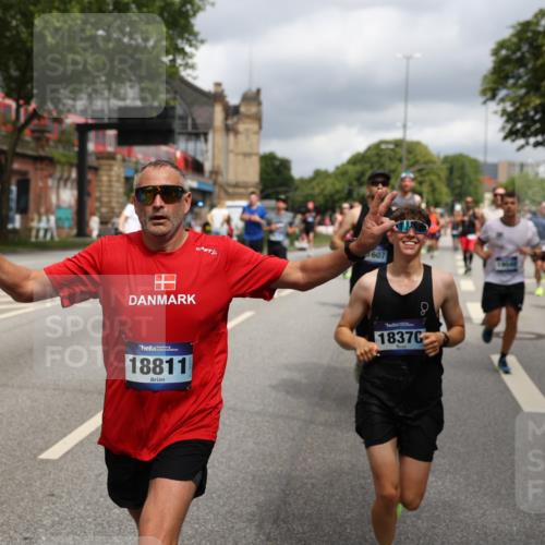 29.06.2025 - hella hamburg halbmarathon Yannick Fuchs http://msf.ph/oto/8201043 29.06.2025 10:44:43 20KM 1119, 1399, 1461, 1466, 1507, 1630, 1750, 1817, 2207, 3654, 4077, 4127, 4346, 5115, 6027, 6662, 6712, 6795, 7052, 7176, 7397, 7583, 7930, 7932, 8117, 8572, 8704, 8819, 9057, 10371, 11356, 11455, 11607, 12624, 13008, 13609, 13687, 13701, 13875, 14034, 14257, 14626, 15362, 15395, 15803, 15950, 16716, 16806, 17179, 17221, 17247, 17384, 18006, 18066, 18370, 18394, 18489, 18657, 18658, 18811 meine-sportfotos.de