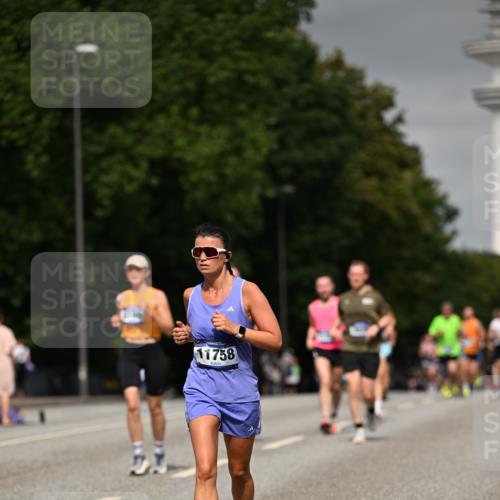 29.06.2025 - hella hamburg halbmarathon Dr. Thomas Lammeyer http://msf.ph/oto/8201117 29.06.2025 10:11:44 Kennedybrücke 1173, 1893, 1993, 2032, 2136, 3328, 3929, 4262, 5242, 5899, 5926, 6196, 6517, 6518, 6707, 6713, 6715, 6833, 7476, 7503, 7760, 8585, 9967, 10283, 10700 meine-sportfotos.de
