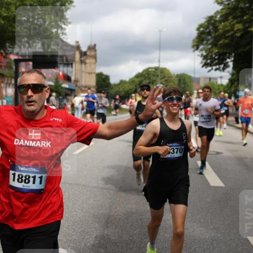 29.06.2025 - hella hamburg halbmarathon Yannick Fuchs http://msf.ph/oto/8201128 29.06.2025 10:44:43 20KM 1119, 1399, 1461, 1466, 1507, 1630, 1750, 1817, 2207, 3654, 4077, 4127, 4346, 5115, 6027, 6662, 6712, 6795, 7052, 7176, 7397, 7583, 7930, 7932, 8117, 8572, 8704, 8819, 9057, 10371, 11356, 11455, 11607, 12624, 13008, 13609, 13687, 13701, 13875, 14034, 14257, 14626, 15362, 15395, 15803, 15950, 16716, 16806, 17179, 17221, 17247, 17384, 18006, 18066, 18370, 18394, 18489, 18657, 18658, 18811 meine-sportfotos.de