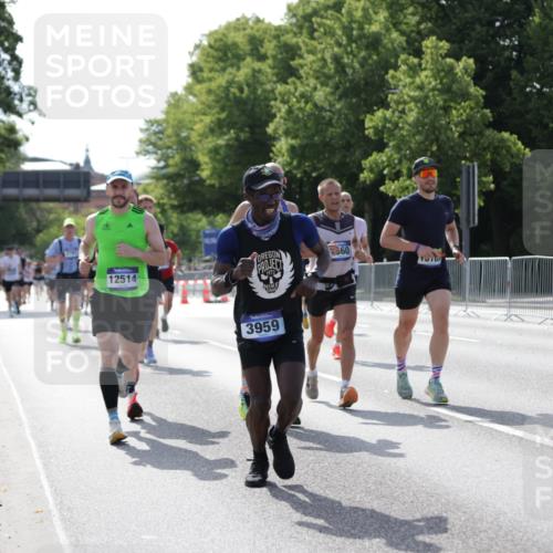 29.06.2025 - hella hamburg halbmarathon Jannik Wohlers http://msf.ph/oto/8201132 29.06.2025 09:47:45 Lombardsbrücke 1385, 1562, 1743, 2714, 2767, 3959, 4602, 4860, 5091, 5315, 6684, 6829, 6990, 8362, 8933, 10384, 10900, 11202, 11227, 11620, 11745, 11929, 12290, 12514, 12865, 13595, 13854, 14387, 14875, 14908, 14934, 15015, 15261, 15415, 15701, 15959, 16119, 16158, 17024, 17217, 18103, 18573, 18584, 18679, 18841 meine-sportfotos.de