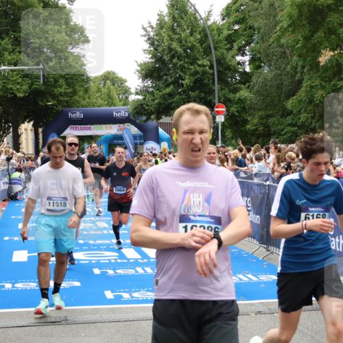29.06.2025 - hella hamburg halbmarathon Zöllner http://msf.ph/oto/8201155 29.06.2025 10:47:27 Ziel 51, 1012, 2274, 2839, 2864, 2869, 5024, 5532, 5650, 6203, 8693, 9305, 10423, 11077, 11491, 11518, 13782, 14722, 15350, 15611, 15923, 16089, 16819, 18758, 18974 meine-sportfotos.de