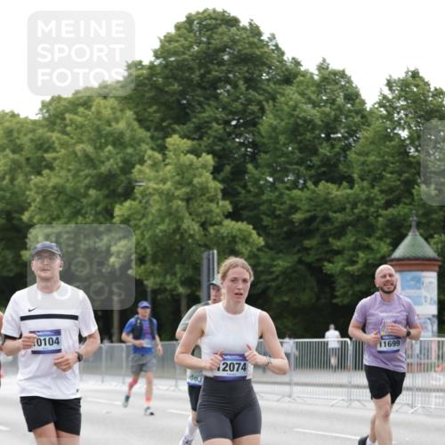 29.06.2025 - hella hamburg halbmarathon Jannik Wohlers http://msf.ph/oto/8201214 29.06.2025 10:25:26 Lombardsbrücke 1305, 1479, 1481, 3343, 3765, 4378, 4797, 5497, 6663, 8881, 10104, 10219, 11596, 11699, 11828, 11859, 12074, 12505, 12838, 12945, 12946, 13653, 14223, 14936, 16289, 16354, 16381, 16927, 17369 meine-sportfotos.de