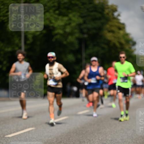 29.06.2025 - hella hamburg halbmarathon Dr. Thomas Lammeyer http://msf.ph/oto/8201229 29.06.2025 09:48:17 Kennedybrücke 1758, 2746, 3201, 5070, 5269, 5367, 6619, 6781, 7272, 8209, 8473, 9137, 9381, 10156, 10171, 10486, 10848, 11169 meine-sportfotos.de