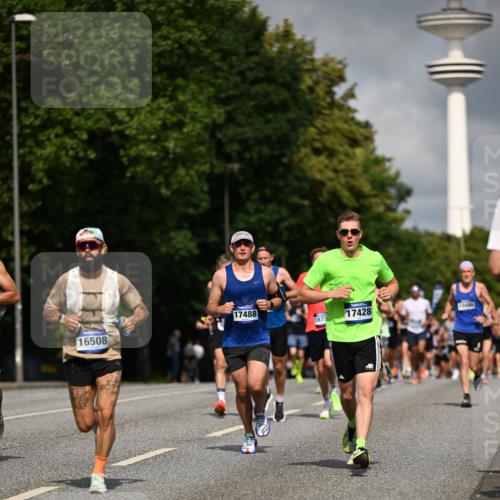 29.06.2025 - hella hamburg halbmarathon Dr. Thomas Lammeyer http://msf.ph/oto/8201252 29.06.2025 09:48:18 Kennedybrücke 1758, 2746, 3043, 3201, 5070, 5269, 5367, 5746, 6619, 6781, 7272, 8209, 8473, 9137, 9381, 10156, 10171, 10486, 10848, 11169 meine-sportfotos.de