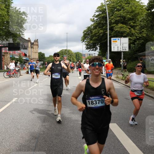 29.06.2025 - hella hamburg halbmarathon Yannick Fuchs http://msf.ph/oto/8201264 29.06.2025 10:44:44 20KM 1119, 1399, 1461, 1466, 1507, 1630, 1750, 1817, 2207, 3654, 4077, 4127, 4346, 5018, 5115, 6027, 6662, 6712, 6795, 7052, 7134, 7176, 7397, 7583, 7930, 7932, 8117, 8572, 8704, 8819, 9057, 10371, 11356, 11455, 11607, 12624, 13008, 13687, 13701, 13875, 14034, 14257, 14626, 15362, 15395, 15803, 15950, 16716, 16806, 17179, 17221, 17247, 17384, 18006, 18066, 18370, 18394, 18489, 18657, 18658, 18811 meine-sportfotos.de