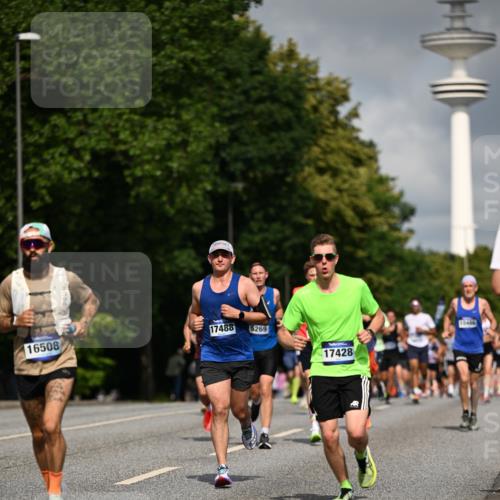 29.06.2025 - hella hamburg halbmarathon Dr. Thomas Lammeyer http://msf.ph/oto/8201314 29.06.2025 09:48:18 Kennedybrücke 1758, 2746, 3043, 3201, 5070, 5269, 5367, 5746, 6619, 6781, 7272, 8209, 8473, 9137, 9381, 10156, 10171, 10486, 10848, 11169 meine-sportfotos.de