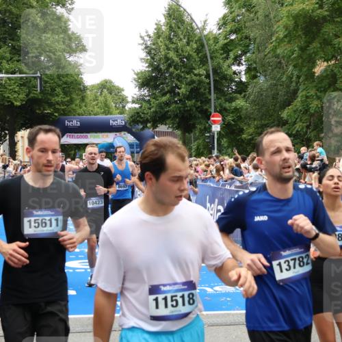 29.06.2025 - hella hamburg halbmarathon Zöllner http://msf.ph/oto/8201348 29.06.2025 10:47:30 Ziel 51, 1012, 1592, 2274, 2839, 2869, 2953, 3304, 5532, 5650, 8693, 8852, 9305, 10423, 11021, 11077, 11491, 12870, 15350, 15923, 16089, 16819, 17846, 17905, 18758, 18974 meine-sportfotos.de