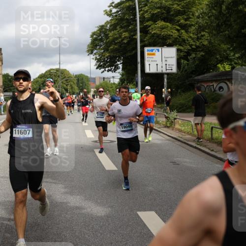 29.06.2025 - hella hamburg halbmarathon Yannick Fuchs http://msf.ph/oto/8201349 29.06.2025 10:44:44 20KM 1119, 1399, 1461, 1466, 1507, 1630, 1750, 1817, 2207, 3654, 4077, 4127, 4346, 5018, 5115, 6027, 6662, 6712, 6795, 7052, 7134, 7176, 7397, 7583, 7930, 7932, 8117, 8572, 8704, 8819, 9057, 10371, 11356, 11455, 11607, 12624, 13008, 13687, 13701, 13875, 14034, 14257, 14626, 15362, 15395, 15803, 15950, 16716, 16806, 17179, 17221, 17247, 17384, 18006, 18066, 18370, 18394, 18489, 18657, 18658, 18811 meine-sportfotos.de