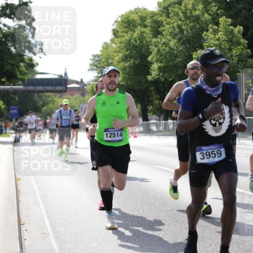 29.06.2025 - hella hamburg halbmarathon Jannik Wohlers http://msf.ph/oto/8201398 29.06.2025 09:47:46 Lombardsbrücke 1385, 1562, 1743, 2714, 2767, 3959, 4602, 4860, 5091, 5315, 6684, 6829, 6990, 8362, 8933, 10900, 11202, 11227, 11620, 11745, 11929, 12290, 12514, 13595, 13854, 14387, 14875, 14908, 14934, 15015, 15261, 15415, 15701, 15959, 16119, 16158, 17024, 17217, 18103, 18573, 18584, 18679, 18841 meine-sportfotos.de