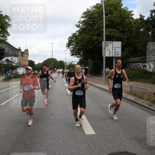29.06.2025 - hella hamburg halbmarathon Yannick Fuchs http://msf.ph/oto/8201452 29.06.2025 10:32:03 20KM 1290, 2196, 2404, 2767, 3790, 4860, 5042, 5307, 5923, 6047, 6123, 6458, 7310, 9178, 9914, 10190, 10451, 11423, 12739, 12900, 13141, 13372, 13854, 14387, 14459, 14691, 14934, 15178, 15410, 15939, 16992, 17125, 17137, 18103, 18159, 18216, 18357, 18986 meine-sportfotos.de