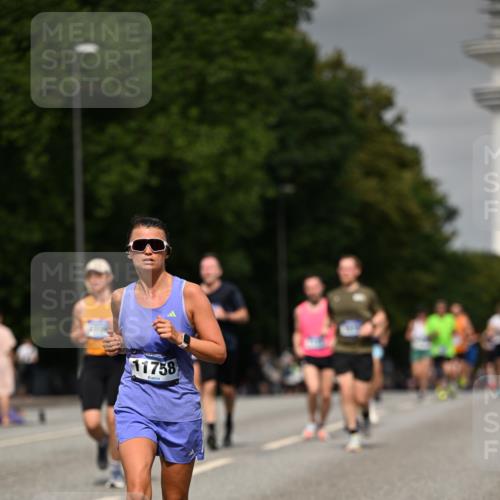 29.06.2025 - hella hamburg halbmarathon Dr. Thomas Lammeyer http://msf.ph/oto/8201458 29.06.2025 10:11:45 Kennedybrücke 1173, 1893, 1993, 2032, 2136, 3328, 3929, 4262, 5242, 5899, 5926, 6196, 6517, 6518, 6707, 6713, 6715, 6833, 7476, 7503, 7760, 8585, 9338, 9967, 10283, 10700 meine-sportfotos.de
