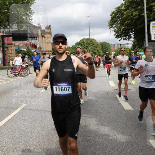 29.06.2025 - hella hamburg halbmarathon Yannick Fuchs http://msf.ph/oto/8201475 29.06.2025 10:44:45 20KM 1119, 1399, 1461, 1466, 1507, 1630, 1750, 1817, 2207, 2880, 3654, 4077, 4346, 4816, 5018, 5115, 6027, 6662, 6712, 6795, 7052, 7134, 7176, 7397, 7583, 7930, 7932, 8117, 8572, 8704, 8819, 9057, 10371, 11214, 11356, 11455, 11607, 12016, 12624, 13008, 13687, 13701, 13875, 14034, 14257, 14626, 15362, 15395, 15803, 15950, 16291, 16716, 17179, 17221, 17247, 17384, 18006, 18066, 18370, 18394, 18489, 18657, 18658, 18811 meine-sportfotos.de