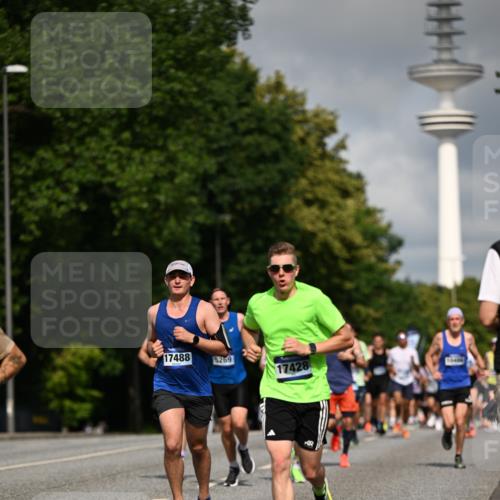 29.06.2025 - hella hamburg halbmarathon Dr. Thomas Lammeyer http://msf.ph/oto/8201505 29.06.2025 09:48:19 Kennedybrücke 1758, 2746, 3043, 3201, 5070, 5269, 5328, 5367, 5746, 6619, 6781, 7272, 8209, 9137, 9381, 10156, 10171, 10486, 10848, 11169 meine-sportfotos.de