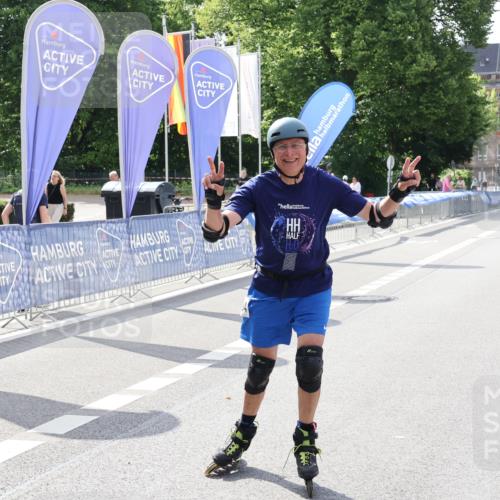 29.06.2025 - hella hamburg halbmarathon Strokosch-Dieckow http://msf.ph/oto/8201512 29.06.2025 09:51:21 Ziel 20204 meine-sportfotos.de