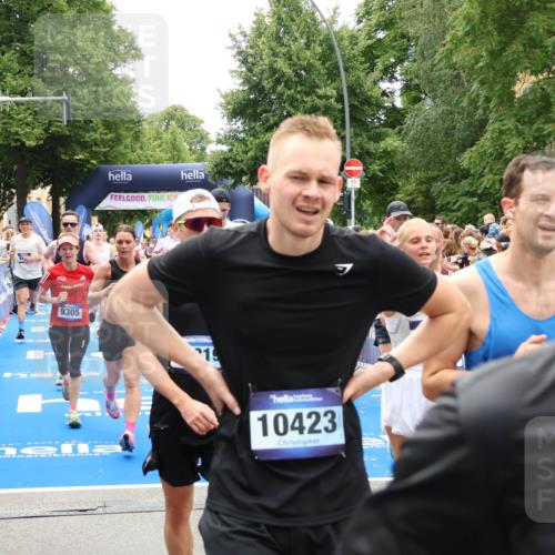 29.06.2025 - hella hamburg halbmarathon Zöllner http://msf.ph/oto/8201555 29.06.2025 10:47:34 Ziel 51, 1012, 1070, 1592, 1696, 2284, 2839, 2869, 2953, 3304, 5532, 5650, 5889, 6009, 8023, 8234, 8852, 8927, 9305, 11021, 12870, 13223, 13303, 15350, 15479, 15923, 17846, 17905, 18104, 18758, 19181 meine-sportfotos.de