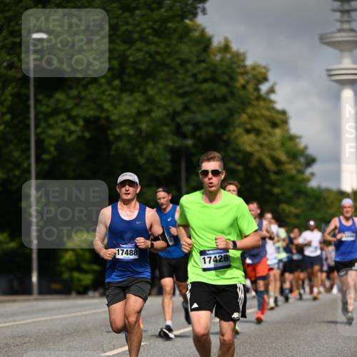 29.06.2025 - hella hamburg halbmarathon Dr. Thomas Lammeyer http://msf.ph/oto/8201571 29.06.2025 09:48:19 Kennedybrücke 1758, 2746, 3043, 3201, 5070, 5269, 5328, 5367, 5746, 6619, 6781, 7272, 8209, 9137, 9381, 10156, 10171, 10486, 10848, 11169 meine-sportfotos.de