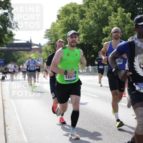 29.06.2025 - hella hamburg halbmarathon Jannik Wohlers http://msf.ph/oto/8201576 29.06.2025 09:47:47 Lombardsbrücke 1385, 1562, 1743, 2714, 2767, 3959, 4860, 5091, 5315, 6684, 6829, 6990, 8362, 8933, 10793, 10900, 11202, 11227, 11620, 11929, 12290, 12514, 13595, 13854, 14387, 14875, 14908, 14934, 15015, 15261, 15415, 15701, 15959, 16119, 16158, 17024, 17217, 18103, 18573, 18584, 18679 meine-sportfotos.de