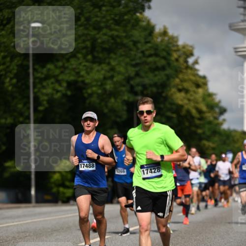 29.06.2025 - hella hamburg halbmarathon Dr. Thomas Lammeyer http://msf.ph/oto/8201593 29.06.2025 09:48:19 Kennedybrücke 1758, 2746, 3043, 3201, 5070, 5269, 5328, 5367, 5746, 6619, 6781, 7272, 8209, 9137, 9381, 10156, 10171, 10486, 10848, 11169 meine-sportfotos.de