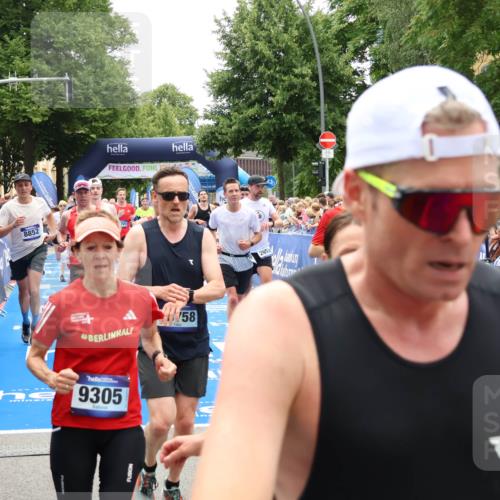 29.06.2025 - hella hamburg halbmarathon Zöllner http://msf.ph/oto/8201667 29.06.2025 10:47:36 Ziel 1070, 1320, 1592, 1696, 2284, 2953, 3304, 5532, 5889, 6009, 8023, 8234, 8852, 8927, 10969, 11021, 12870, 13223, 13303, 14618, 14619, 15451, 15479, 17846, 17905, 18104, 18970, 19181 meine-sportfotos.de