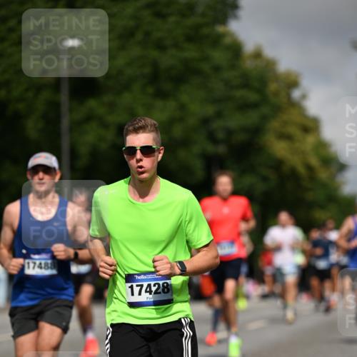 29.06.2025 - hella hamburg halbmarathon Dr. Thomas Lammeyer http://msf.ph/oto/8201763 29.06.2025 09:48:21 Kennedybrücke 1758, 2746, 3043, 3201, 5070, 5269, 5328, 5746, 6619, 6781, 7272, 8209, 8883, 9137, 9381, 10156, 10171, 10486, 11169, 11413 meine-sportfotos.de