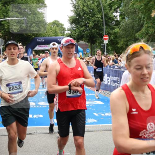 29.06.2025 - hella hamburg halbmarathon Zöllner http://msf.ph/oto/8201824 29.06.2025 10:47:38 Ziel 1070, 1320, 1592, 1696, 2284, 2953, 5889, 6009, 8023, 8234, 8927, 10969, 11021, 12870, 13223, 13303, 14618, 14619, 15451, 15479, 17905, 18104, 18970, 19181 meine-sportfotos.de