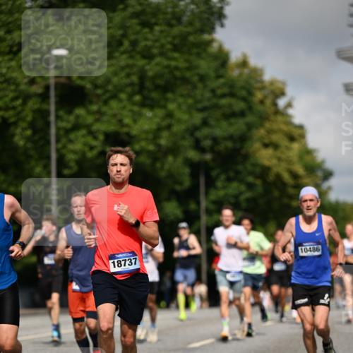 29.06.2025 - hella hamburg halbmarathon Dr. Thomas Lammeyer http://msf.ph/oto/8201828 29.06.2025 09:48:22 Kennedybrücke 1758, 2746, 3043, 3201, 5070, 5269, 5328, 5746, 6619, 6781, 7272, 8209, 8883, 9137, 9381, 10156, 10171, 10486, 11169, 11413 meine-sportfotos.de